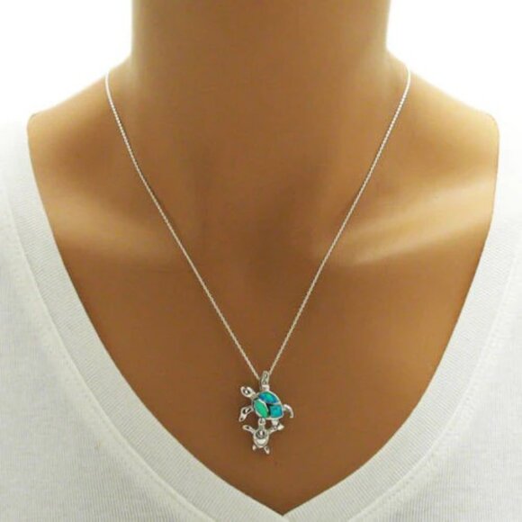 LOVELY STERLING SILVER CREATED OPAL MOTHER AND BABY TURTLE PENDANT - Picture 3 of 3